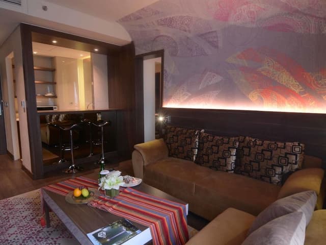 Business Suite, 1 King Bed with Sofa bed