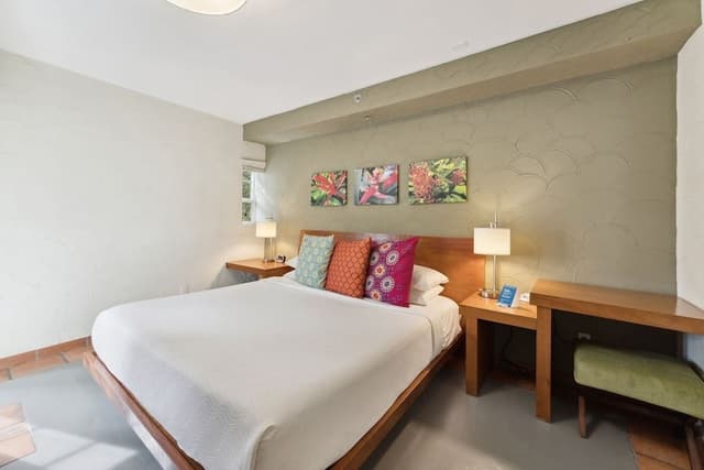 One-Bedroom King (Self Check-in)
