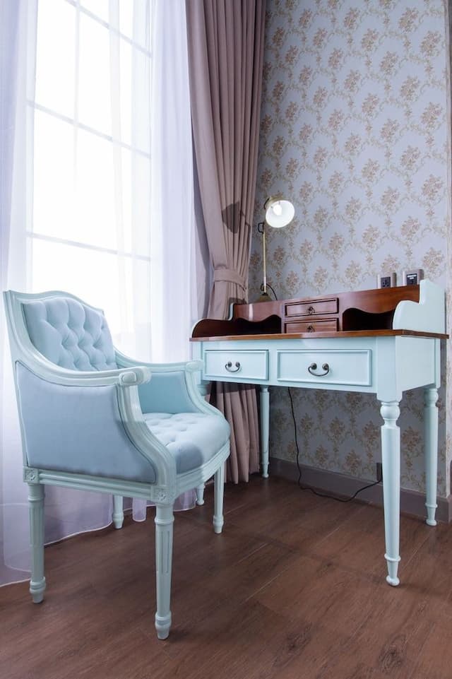 Super Deluxe Twin Bed