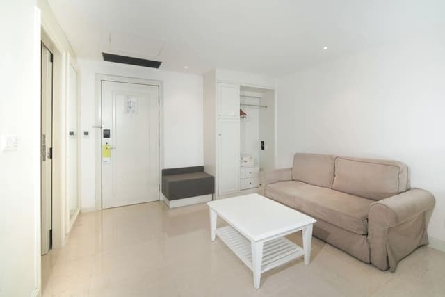Signature Room, 1 King Bed with Sofa bed