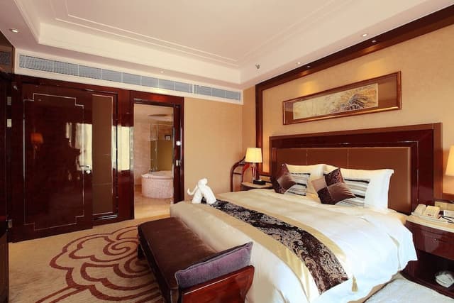 Executive Queen Room