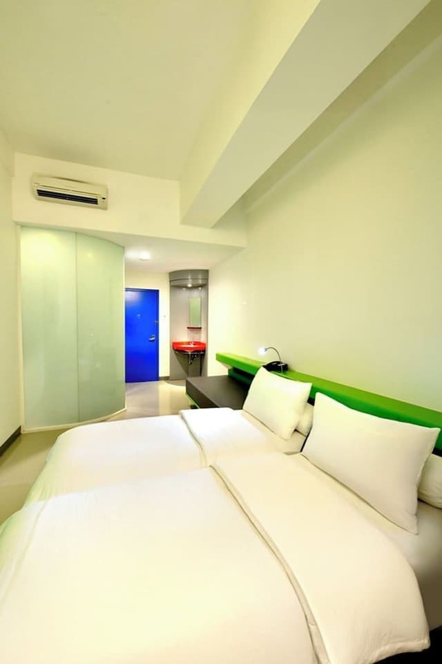 Deluxe Double or Twin Room, Smoking