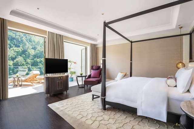 Suite, 1 King Bed (View)