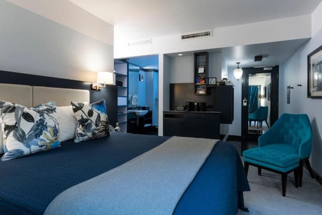 Queen Room - Disability Access