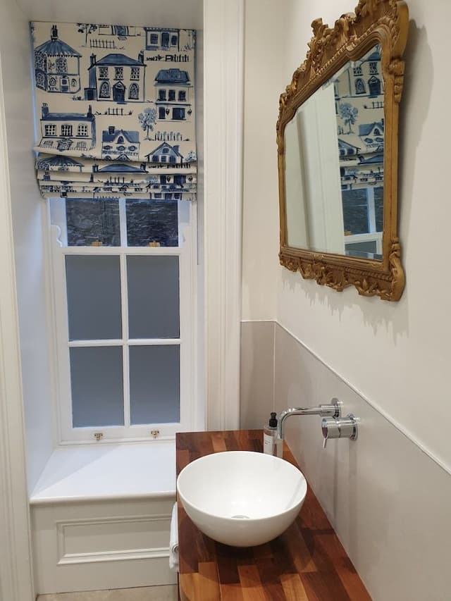 Two Bedroom Luxury Apartment - The Deanery - (Adjacent to hotel less than 15metres)