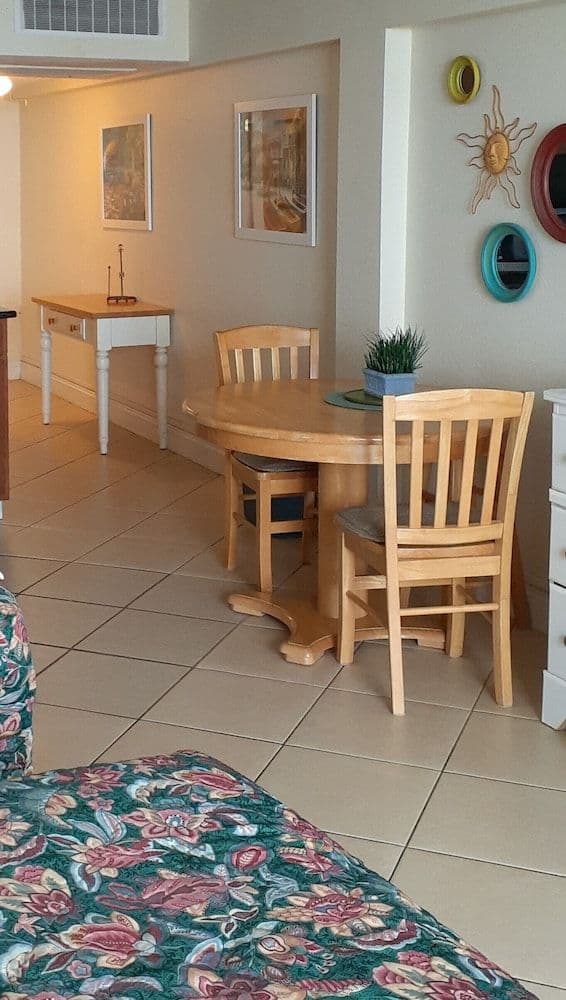 Studio, 2 Queen Beds, Kitchen, Oceanfront