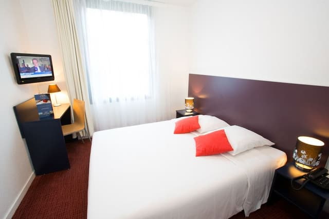 Standard Room, 1 Queen Bed