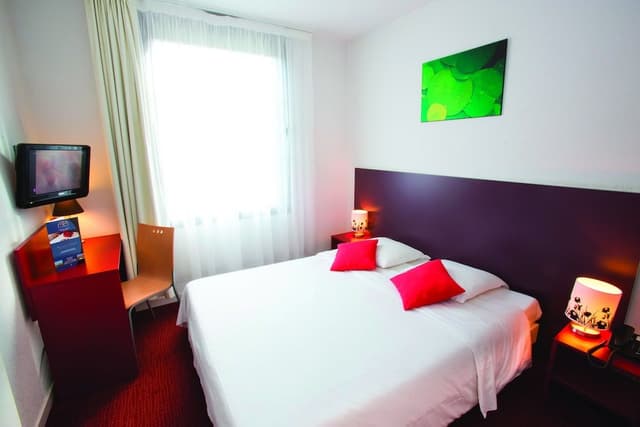 Standard Room, 1 Queen Bed