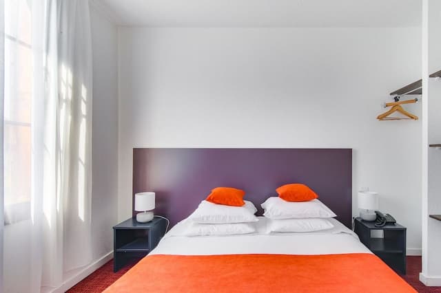 Standard Room, 1 Queen Bed