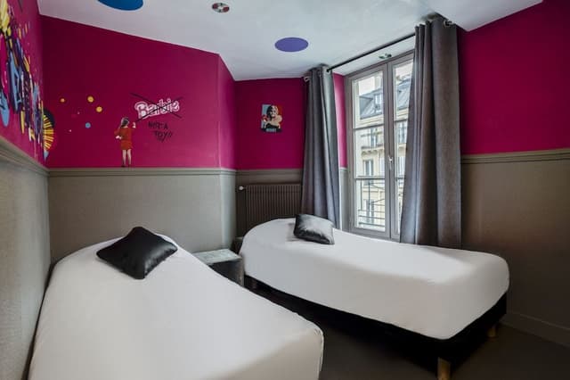 Twin Room (Urban)