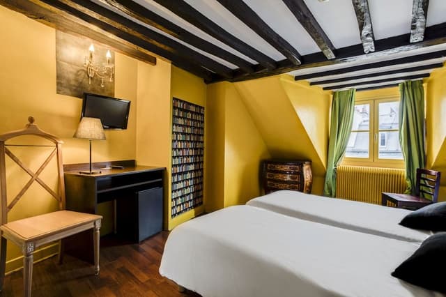 Twin Room (Urban)