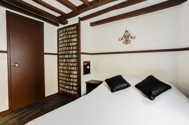 Double Room (Urban)