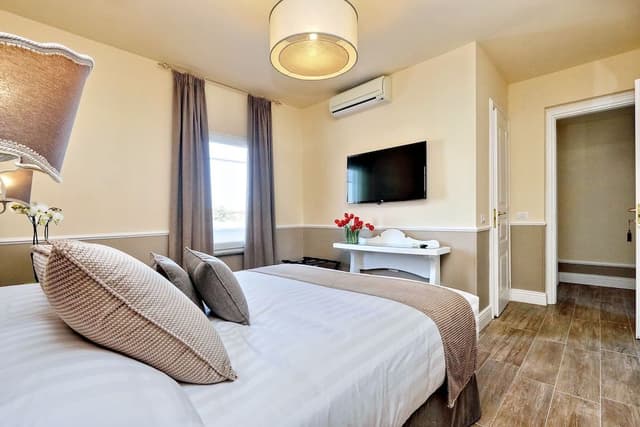 Apartment, 3 Bedrooms, Terrace (Via San Giovanni In Laterano 250)
