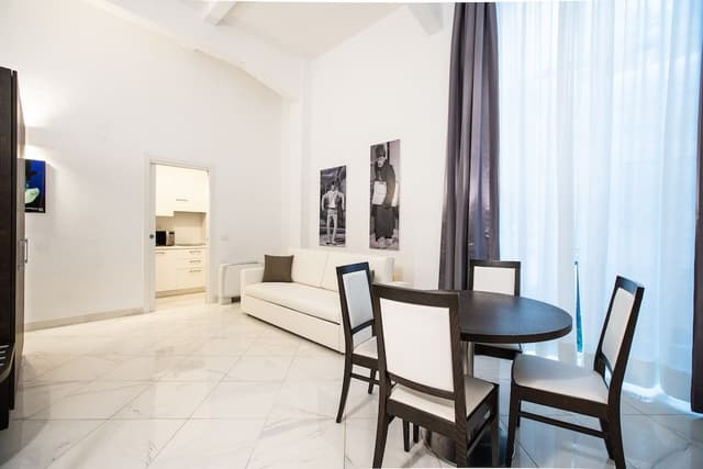 Junior Suite, Courtyard View, Tower