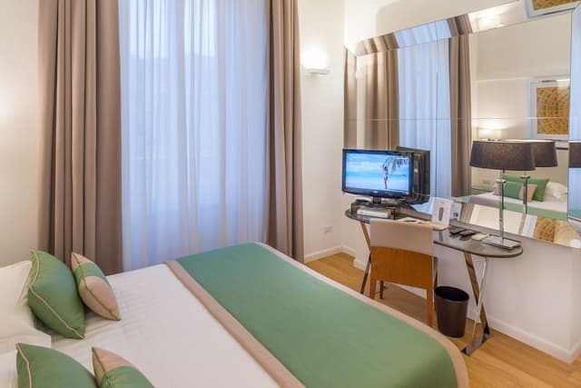 Deluxe Triple Room, City View