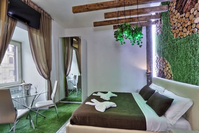 Deluxe Suite, Jetted Tub