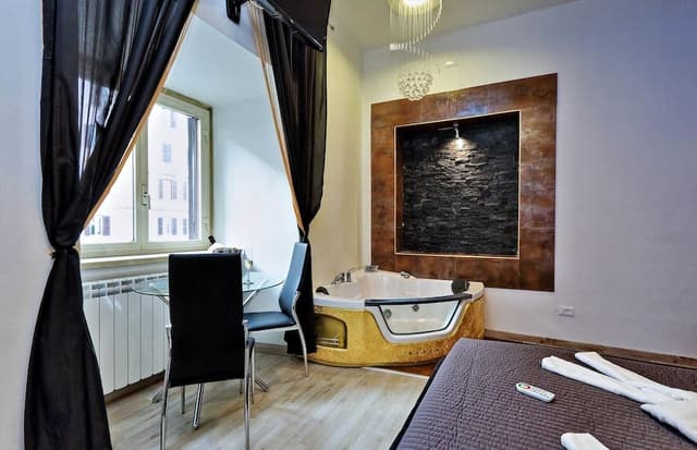 Junior Suite, Jetted Tub (Deluxe)