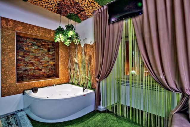 Suite, Jetted Tub (King)