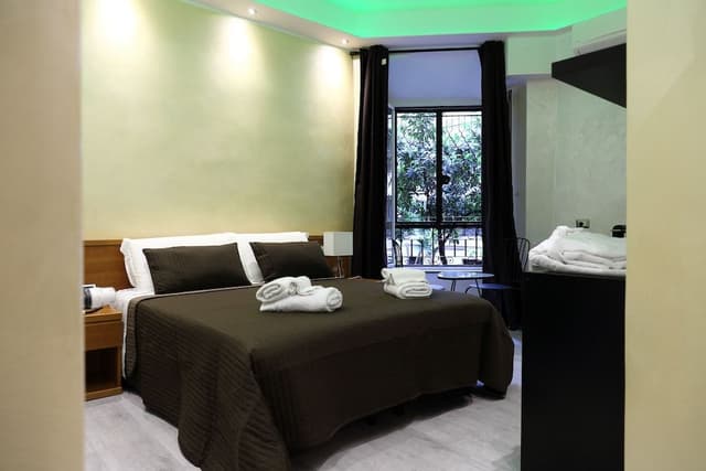 Junior Suite, 1 Double Bed, Ensuite, Courtyard View