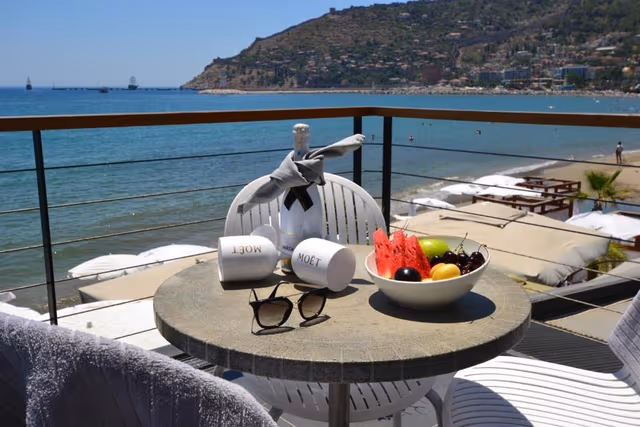 Deluxe Suite with Sea View