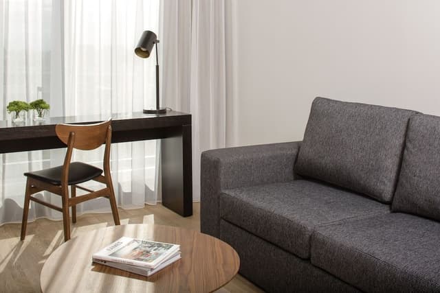 Suite (Alcove)
