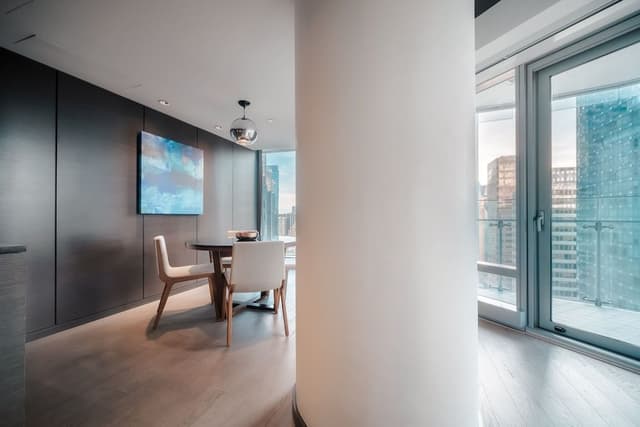 Executive One Bedroom Suite (King + Balcony + Bath)
