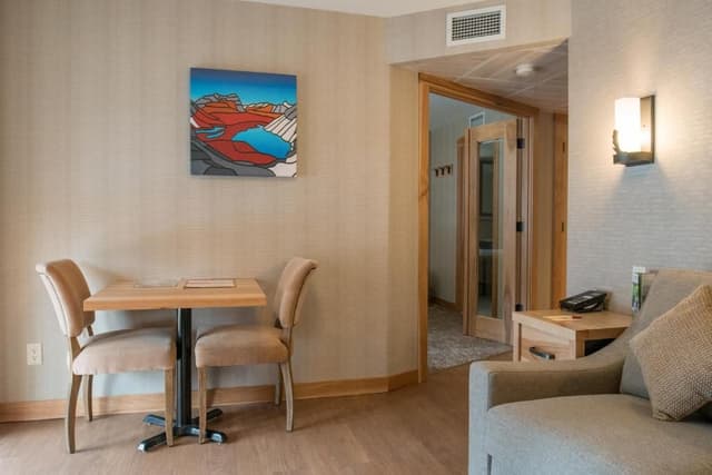 One-Bedroom King Suite