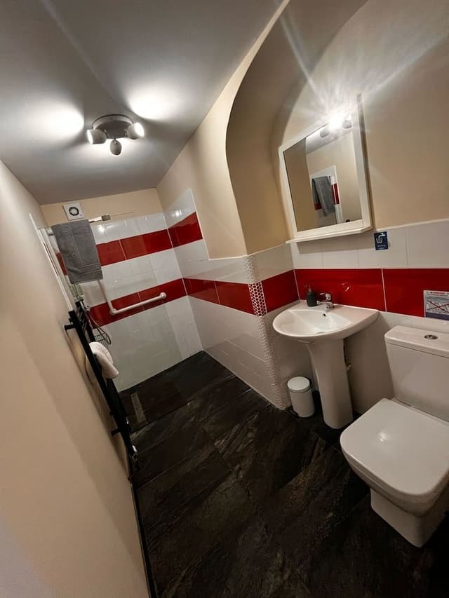 Double Room, Ensuite, Ground Floor (Red Room)