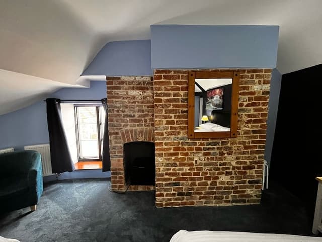 Family Room, Ensuite (Blue)