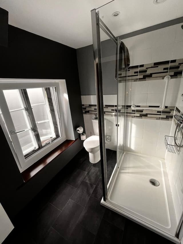 Double Room, Ensuite (Graphite/ Amber)