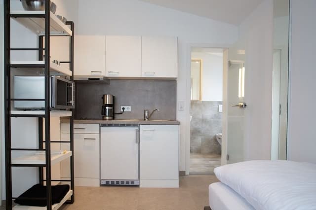 Apartment (B)