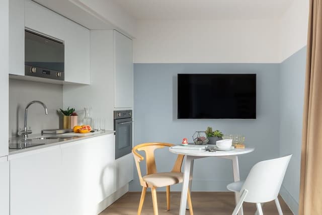 One Bedroom Suite - Sky Level