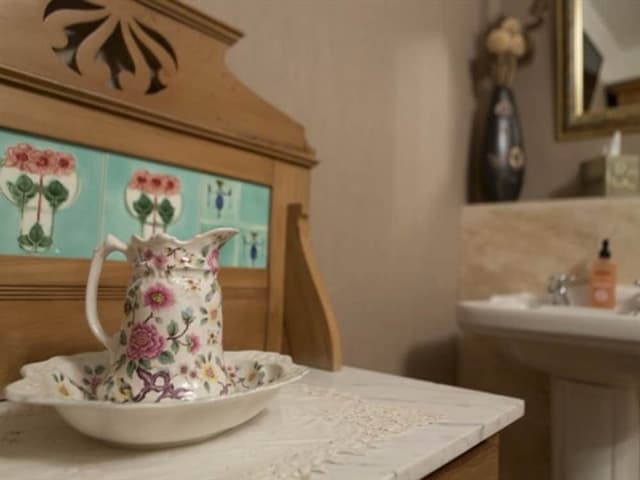 Double Room, Private Bathroom (Swan or/and Hanley)