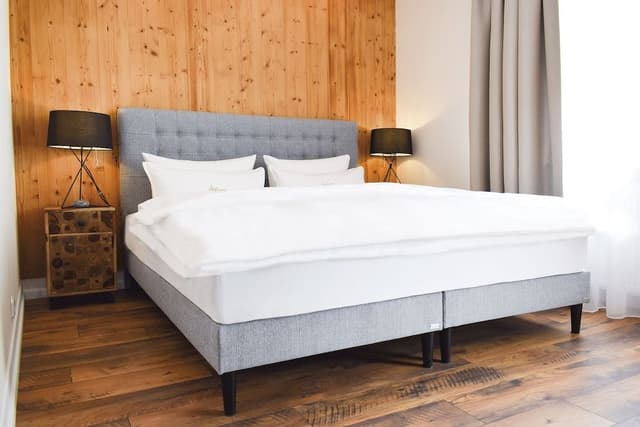 Chalet Suite, Balcony with garden view