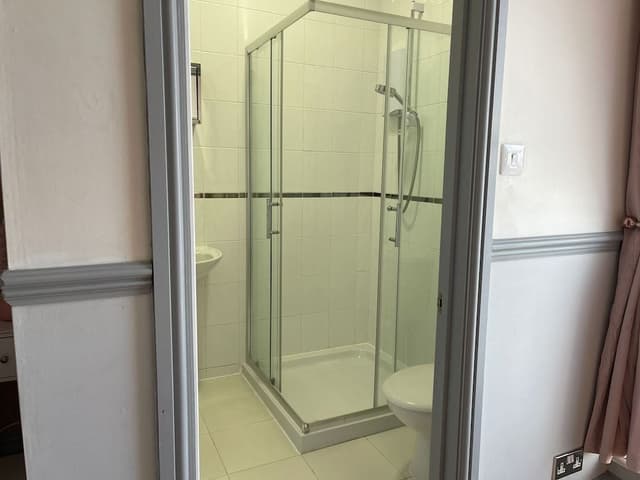 Double Room (Room 6)