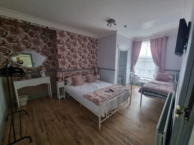 Double Room (Room 6)