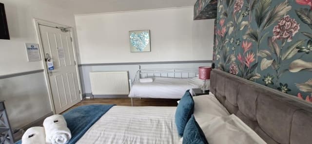 Double Room (Room 10)