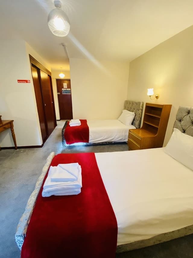 Twin Room, Ensuite