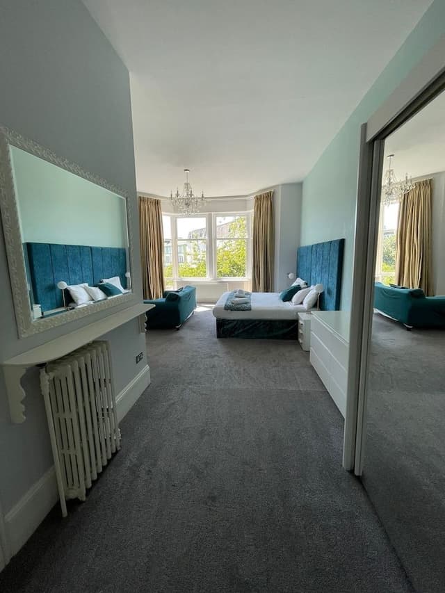 Deluxe Suite, Ensuite, Partial Sea View