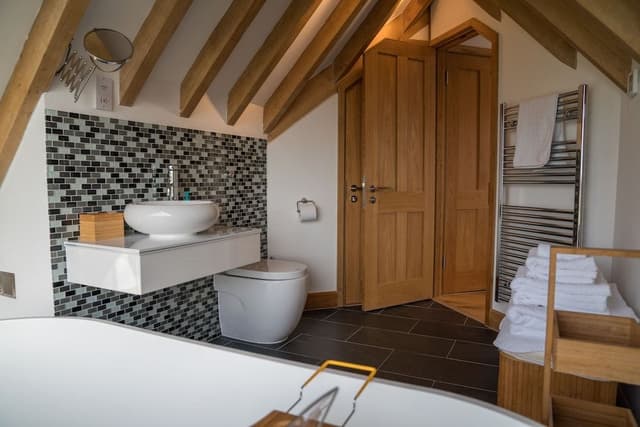 Deluxe Double Room, Ensuite (With free-standing bath)