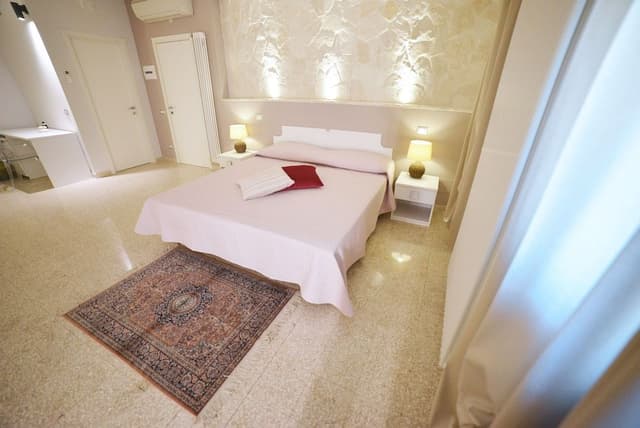Suite, Garden View