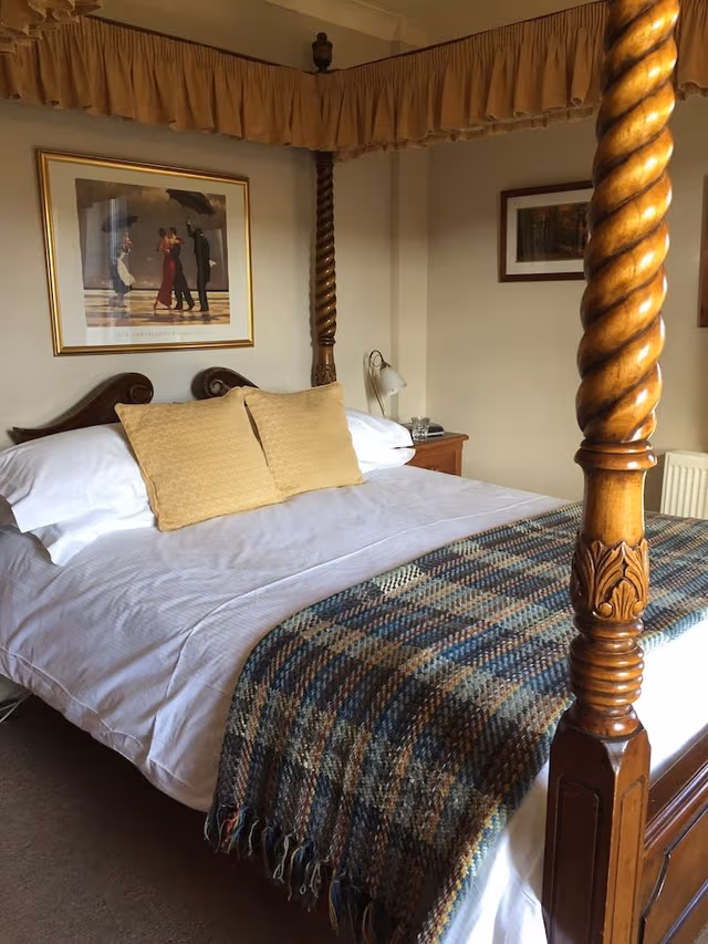 Double Room (Four Poster Bed - Kentmere)