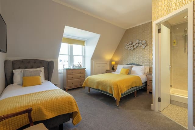Triple Room, Ensuite