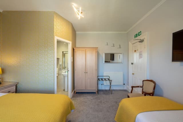 Triple Room, Ensuite