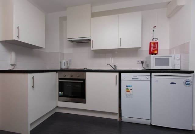 Studio, Kitchenette (3/4 Double Bed - 120cm wide)