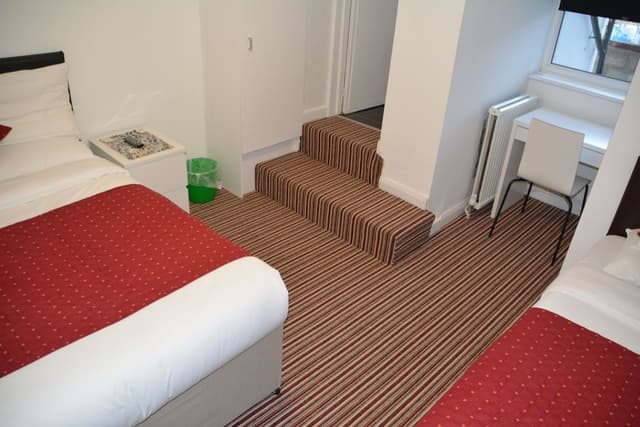 Ensuite Family Room Lower Ground Floor