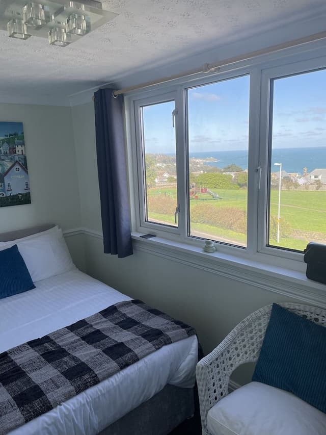 Standard Double Room, Sea View (Braeburn)