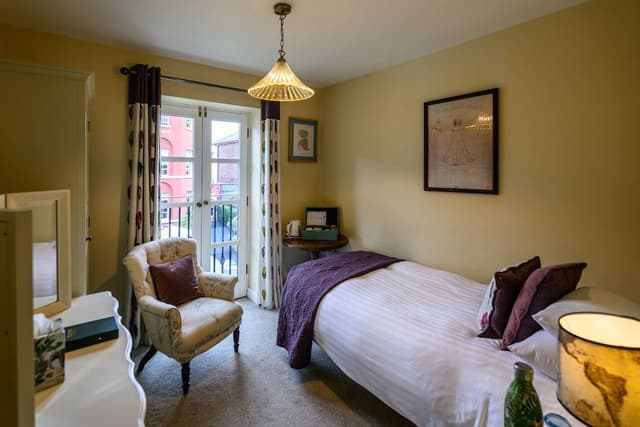 Single Room, Ensuite (Garden Room)