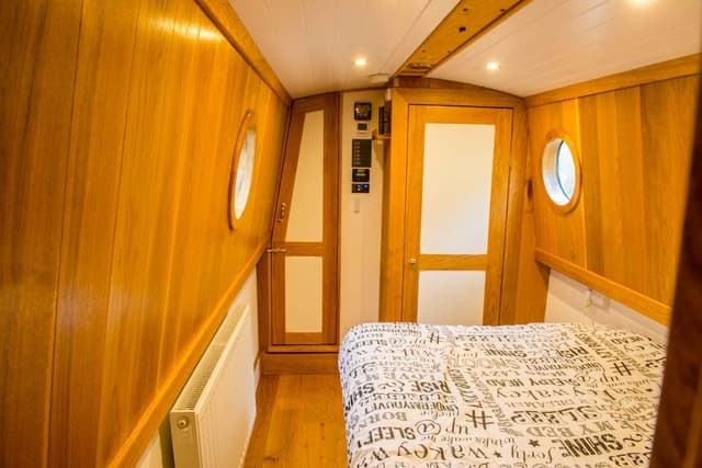 Cabin, 1 Bedroom (Luxury Narrowboat)