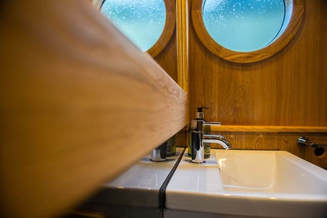 Cabin, 1 Bedroom (Luxury Narrowboat)